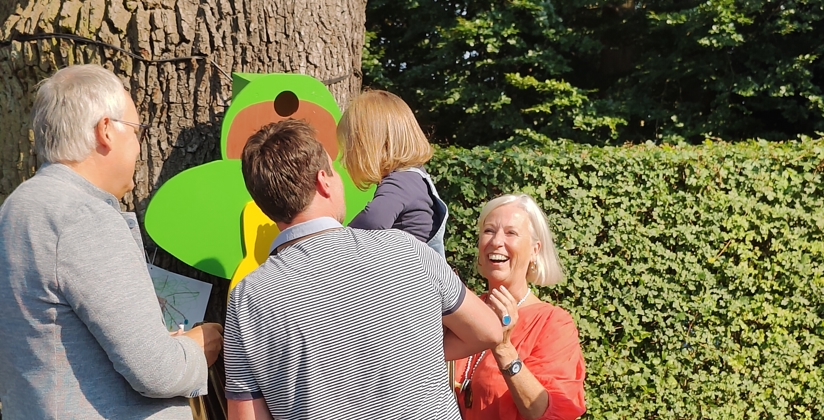 Billie Geeft Als Eerste Haar Tutje Af Brasschaatse Tutjesboom 20240918