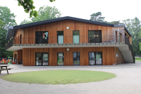 Buitenkant hoofdgebouw TRIOLO