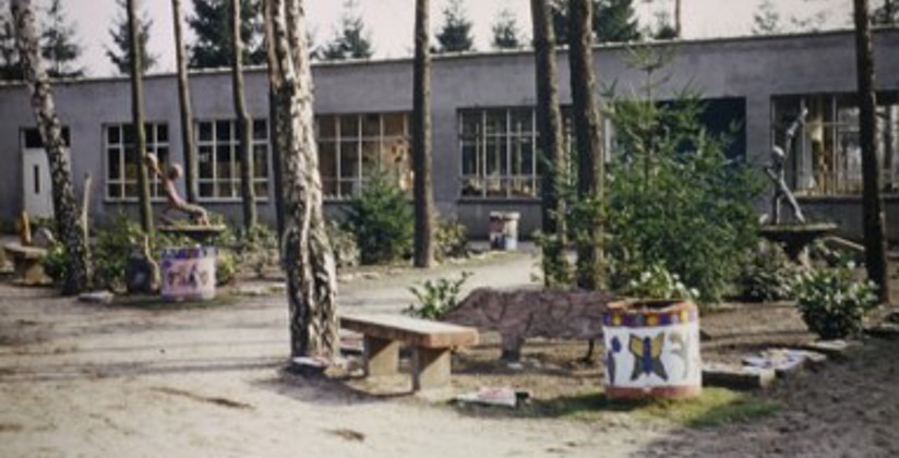 Oude foto van een gebouw 